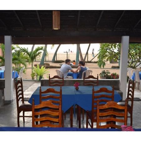 Star Beach Guest House Negombo Extérieur photo