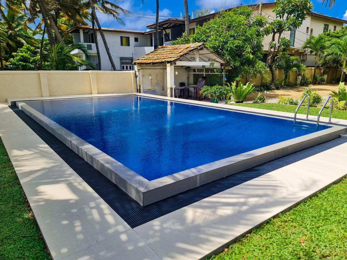 Star Beach Guest House Negombo Extérieur photo