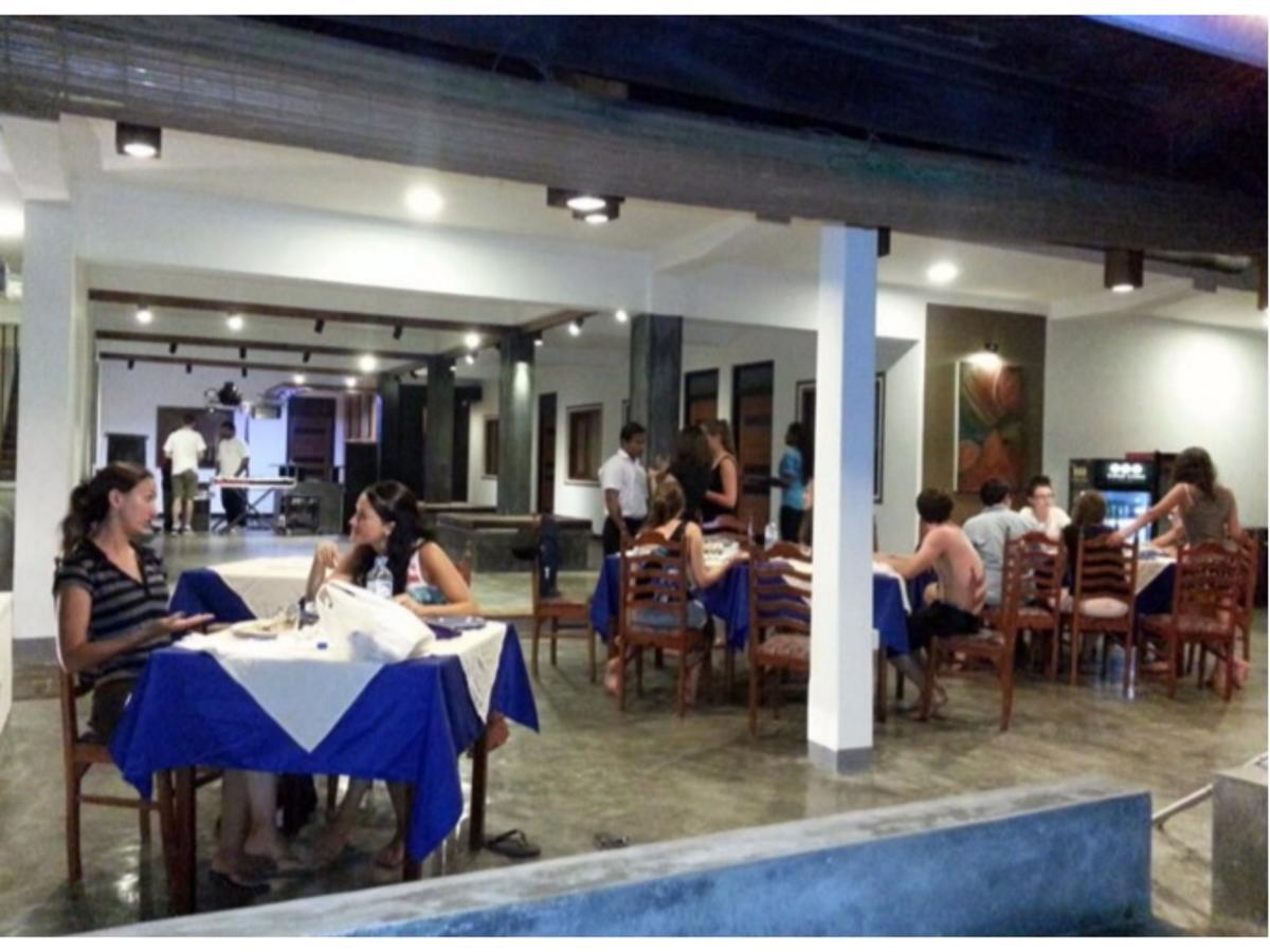 Star Beach Guest House Negombo Extérieur photo
