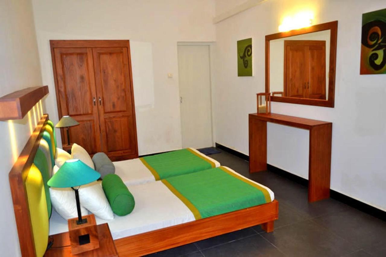 Star Beach Guest House Negombo Extérieur photo