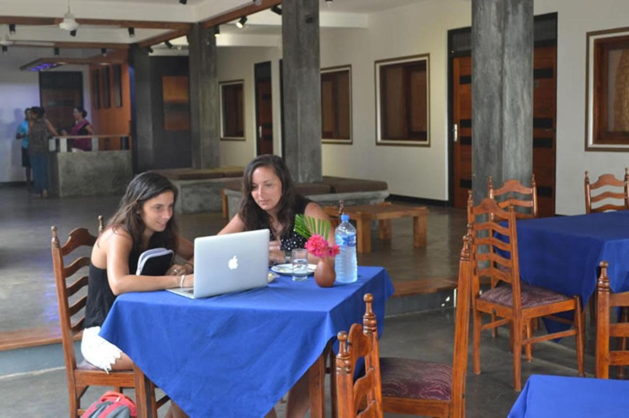 Star Beach Guest House Negombo Extérieur photo