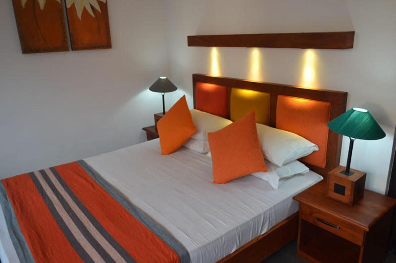 Star Beach Guest House Negombo Extérieur photo