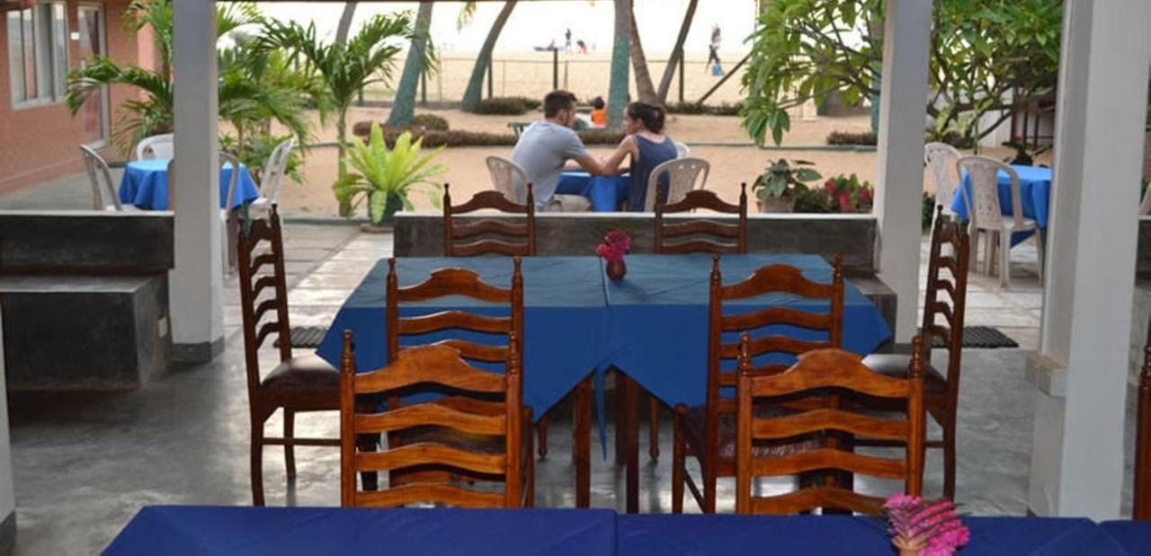 Star Beach Guest House Negombo Extérieur photo